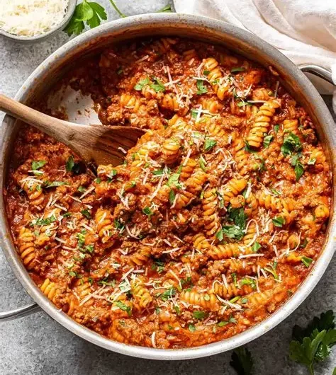 One‑Pan Cheesy Beef & Tomato Pasta